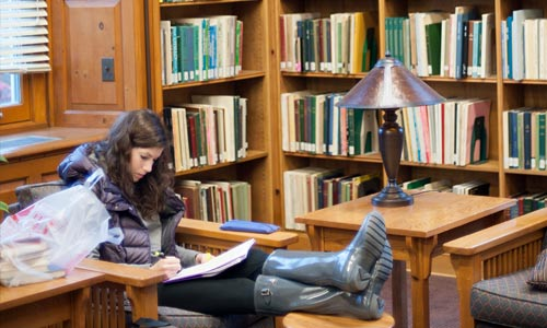 Photo of a student in the Library Presidents' Room at Denison Univeristy
