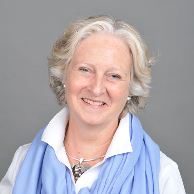Julie Houpt '75