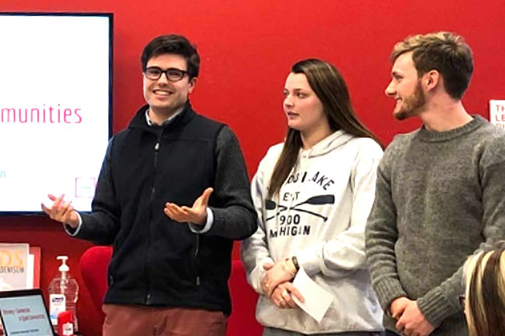 Students pitch an entrepreneurial idea in the Red Frame Lab
