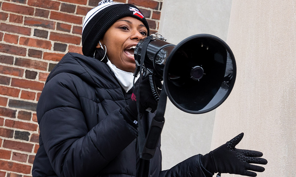 Na’Maya Perry ’22 kicks off the MLK Legacy March outside of Swasey Chapel.