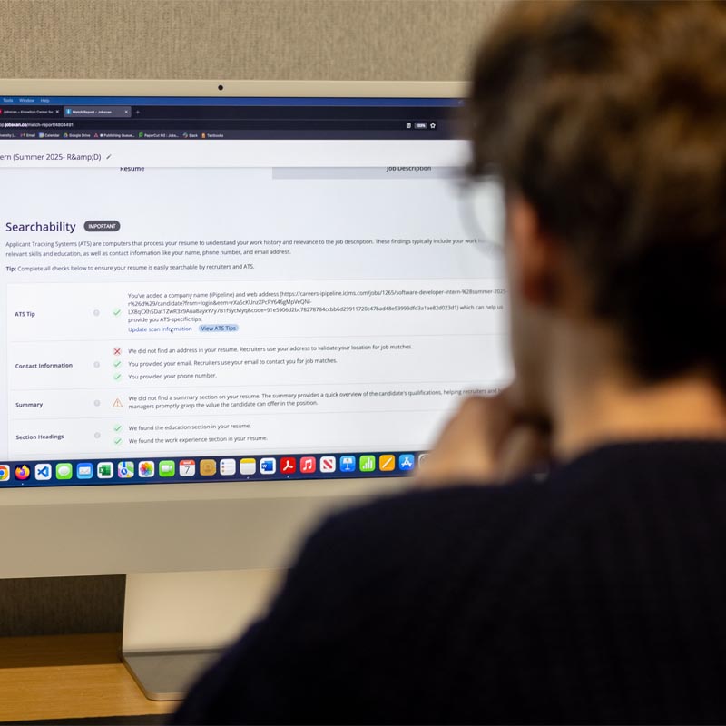 Andrew McCutchan '26 utilizes AI tools to search his resume to keywords.