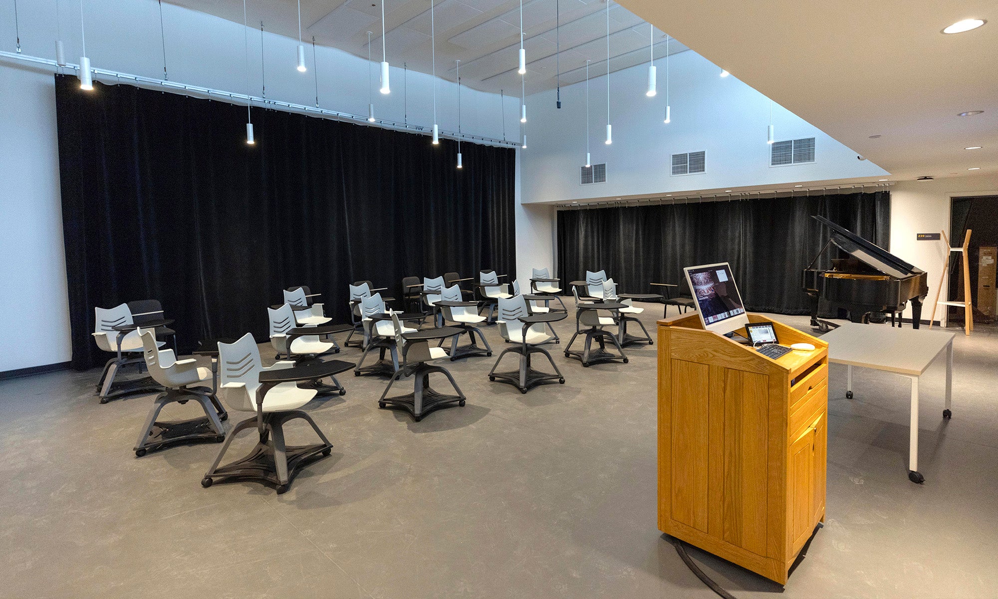 A modern classroom / rehearsal space.