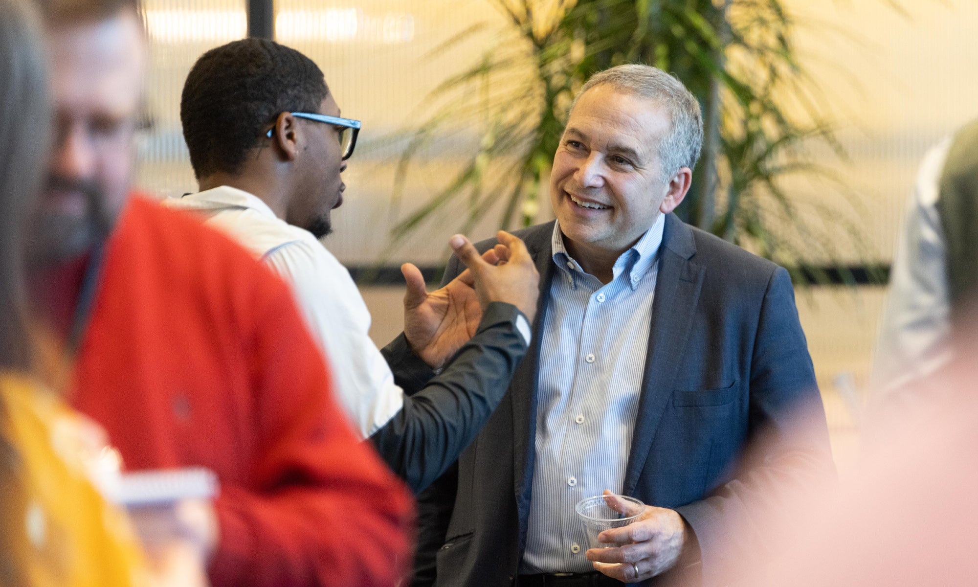 Adonte Mays ’25 speaks with Denison President Adam Weinberg
