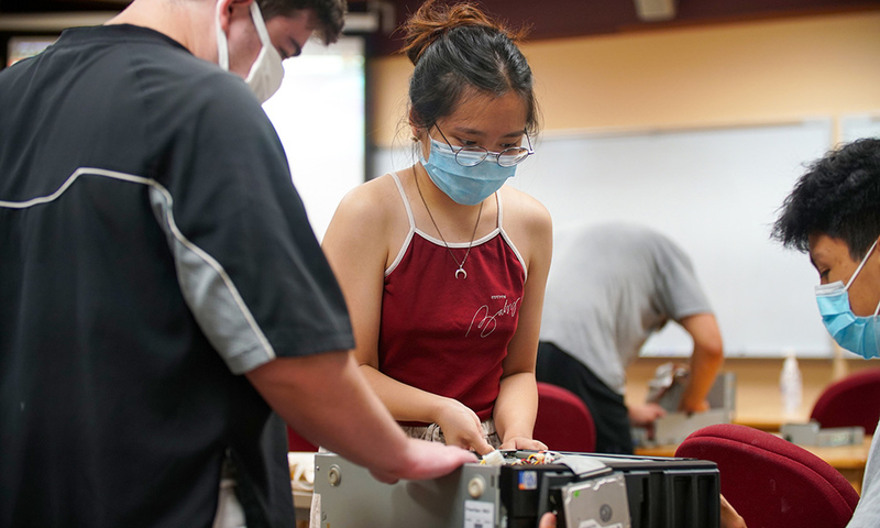 Students in the lab