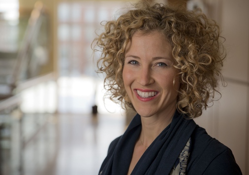 Gillian Poe ‘05