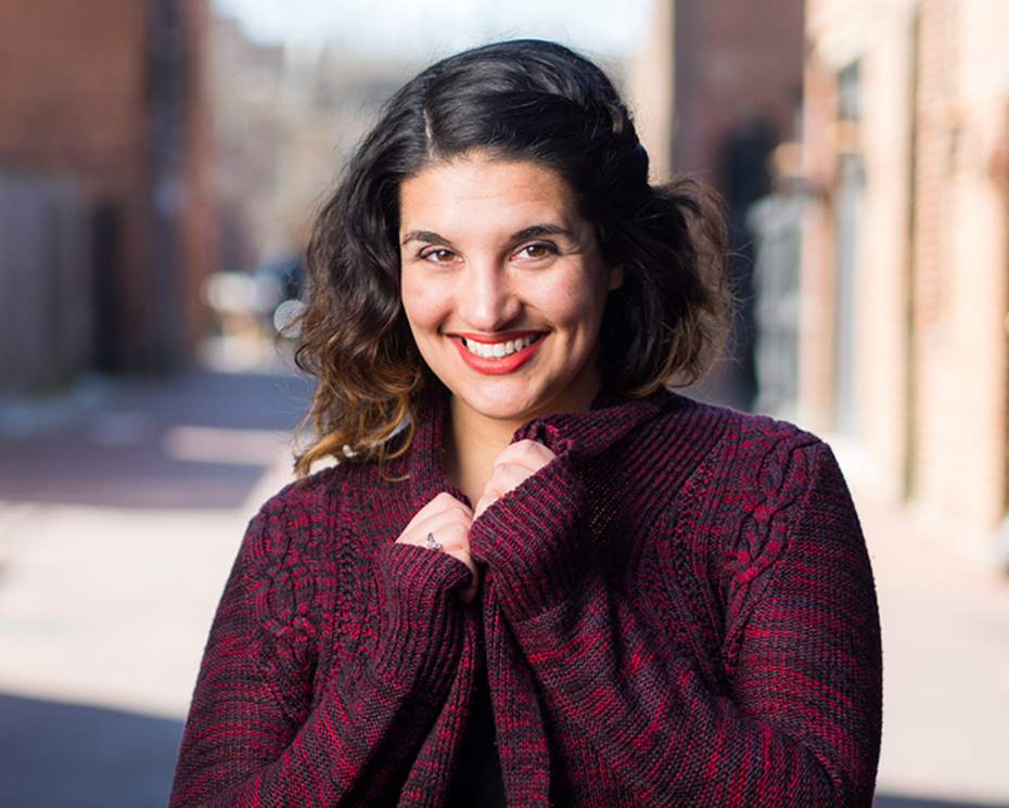 Alison Waldman ’10
