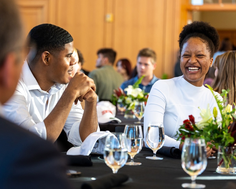 students at the roommate dinner