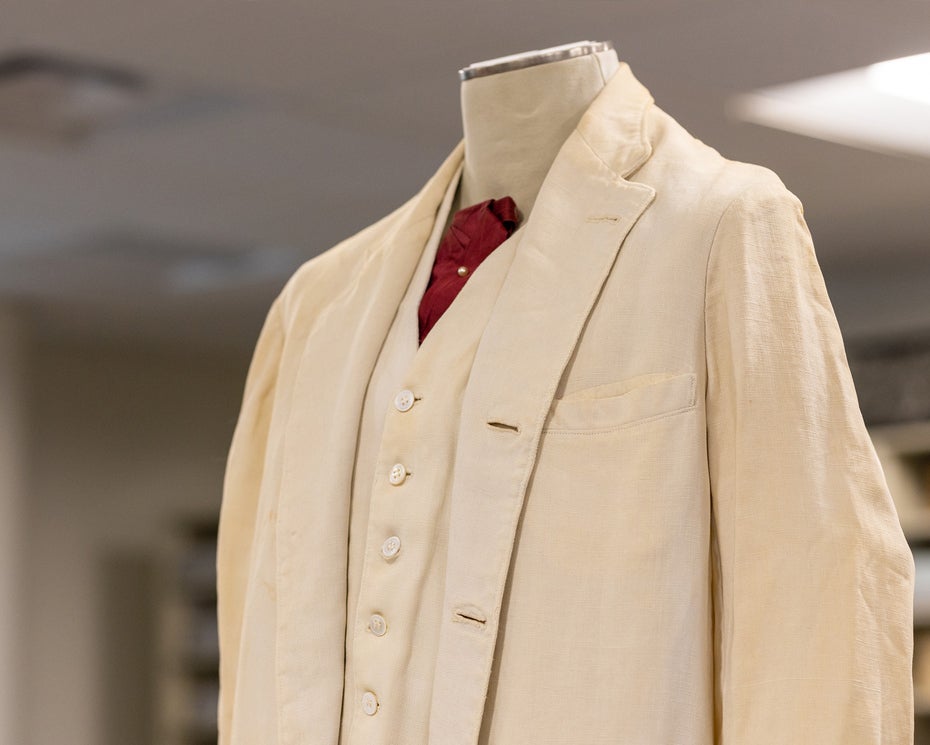 The famous white linen suit Hal Holbrook wore in his one-man Mark Twain show is the centerpiece of a collection of memorabilia the Holbrook estate gifted the university in 2022.