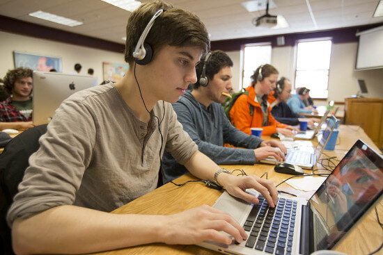 Students at computer4