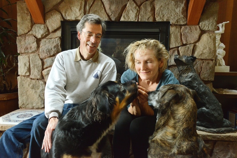 Rob Firmin ’70 and wife Eva Schlorring with their rescued dogs, Juno and Toby. Photo credit: Berkeley City Club.