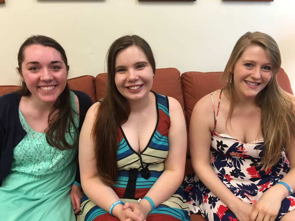 Psychology Psi Chi awards students in couch