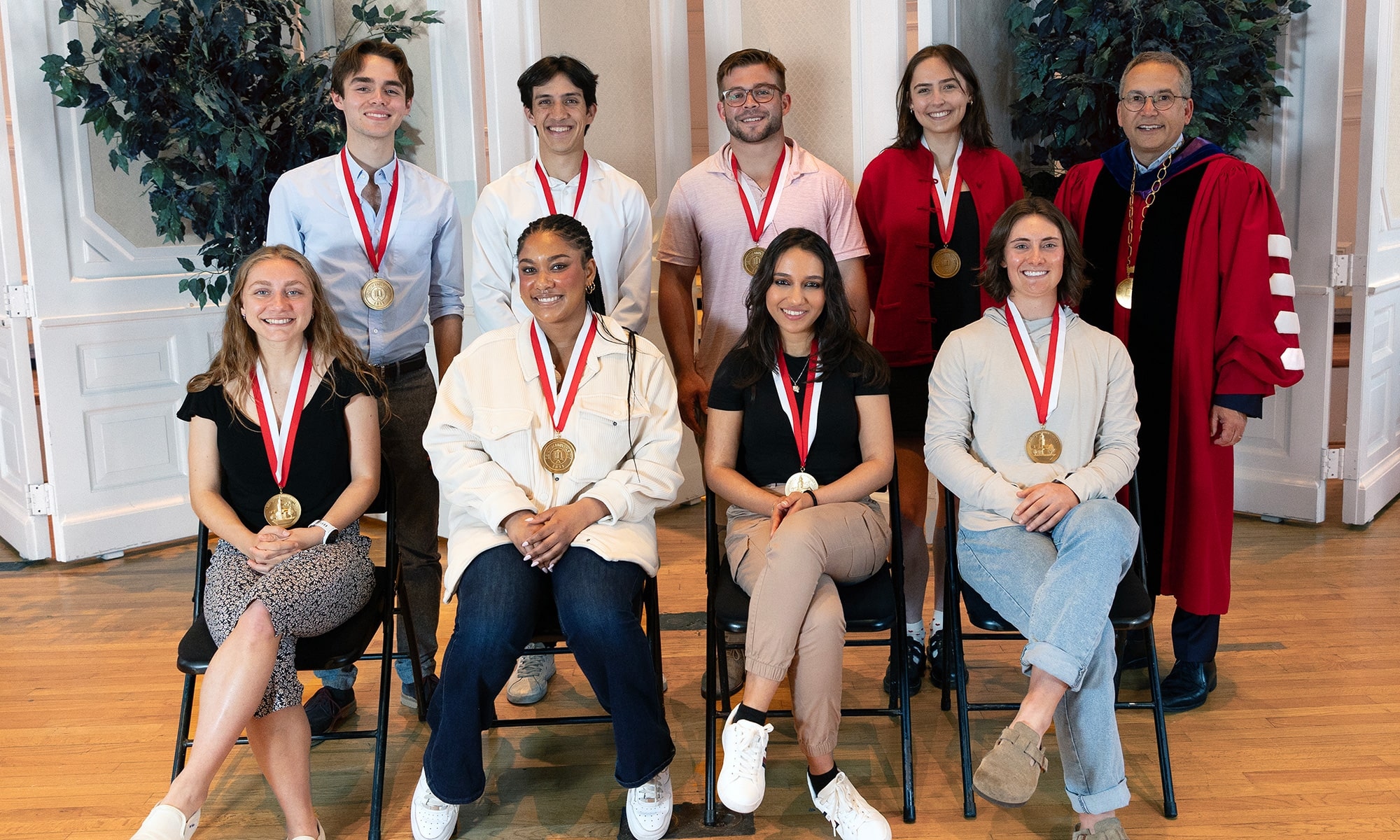 A group photo of the President's Medalists with Adam Weinberg