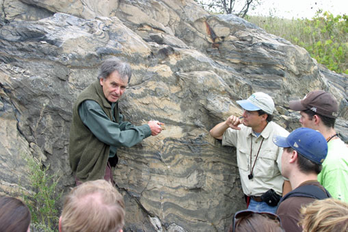 Fold vergence in deformed Paleozoic rocks