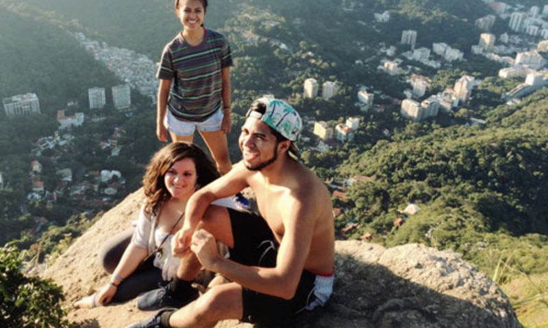 3 students teach in brazil