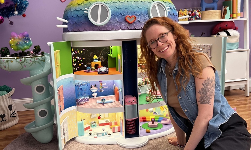 Caitlin Hodson '12 on the set of Gabby's Dollhouse.