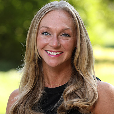 Kelly  McGee