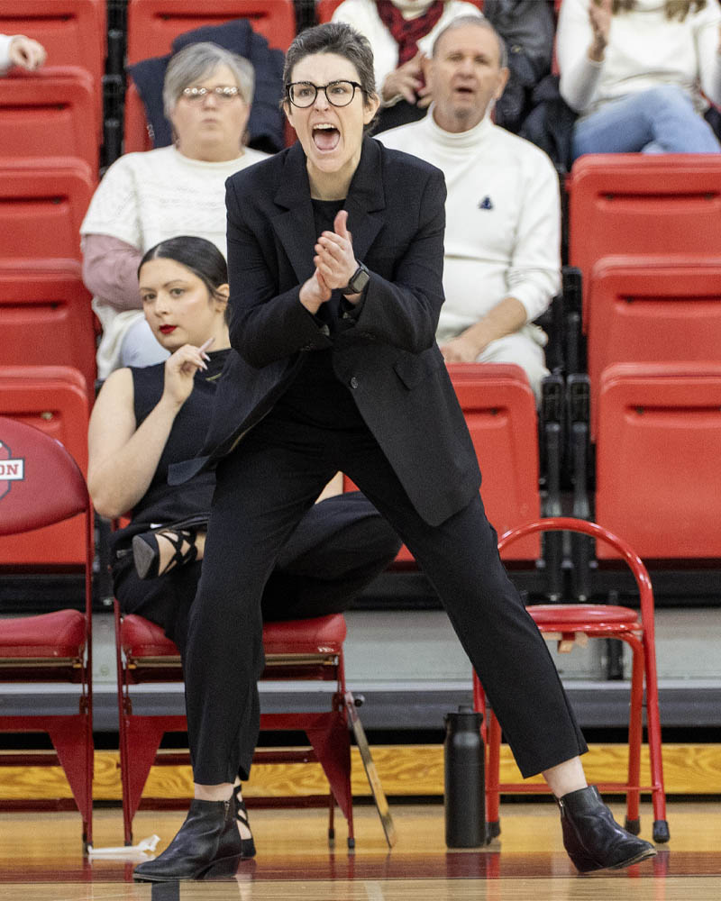 Maureen Hirt coaching a Denison women's basketball game.